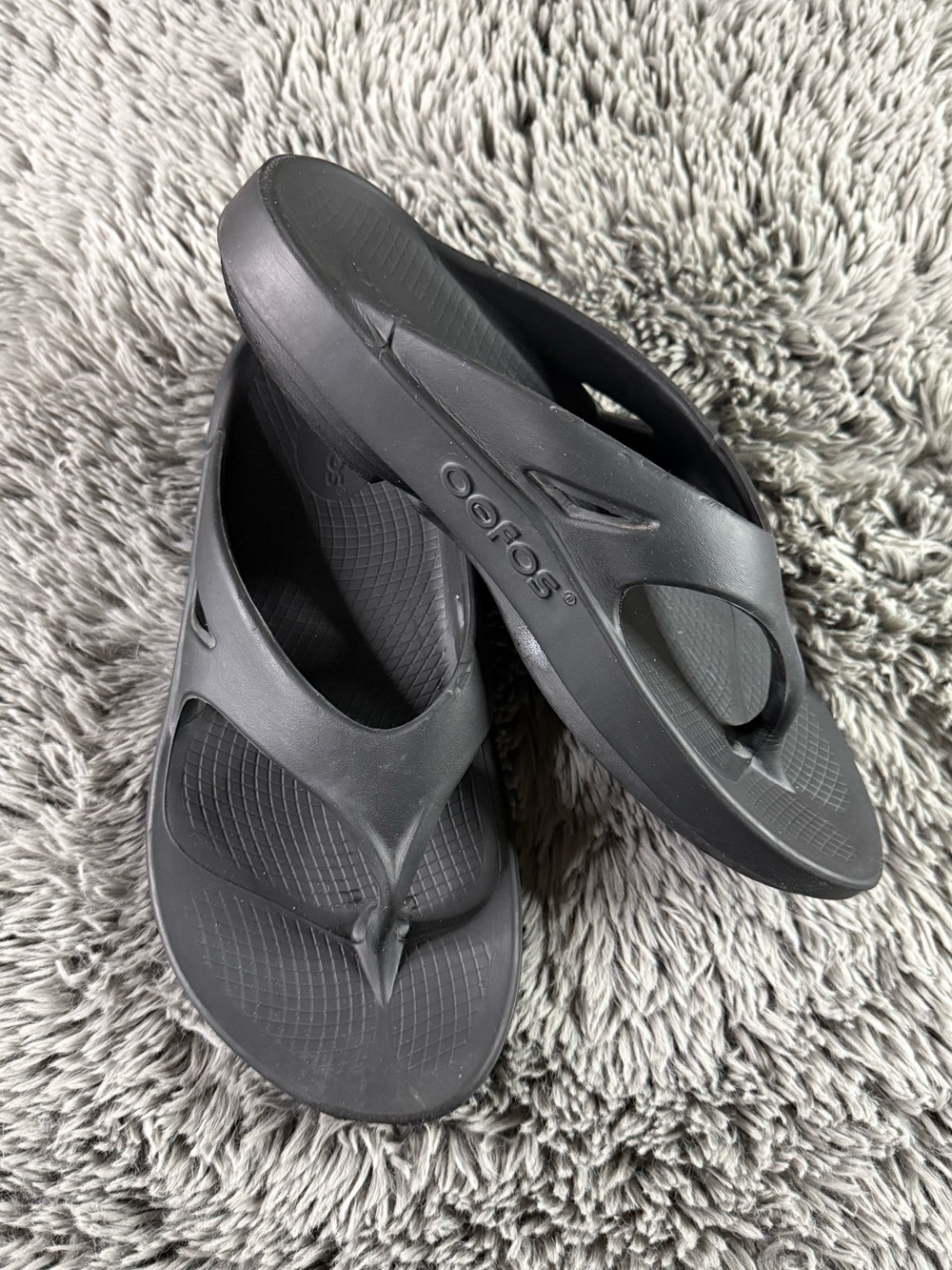 OOFOS Recovery Flip Flops Men’s 10 Women’s 12 Black Comfort Sandals